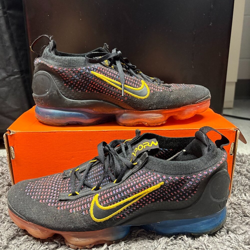 NIKE AIR VAPORMAX 2021 FK BLACK BLUE CRIMSON GOLD (GS) SIZE 9.5 DV2198-001